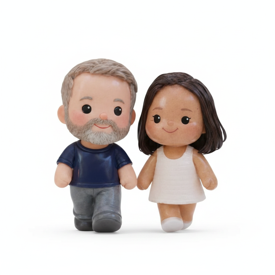 Two-person Mini Pop custom figurines holding hands - JuJuBit