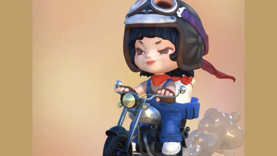 Custom chibi rider figurine wearing a pilot helmet on a motorcycle - JuJuBit